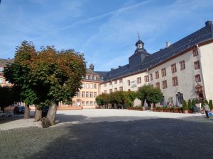 Schloss Berleburg ist eines der wenigen Schlösser Deutschlands, das kontinuierlich von derselben Familie bewohnt wird – seit über 750 Jahren von der Familie zu Sayn-Wittgenstein-Berleburg. – Foto: Dieter Warnick