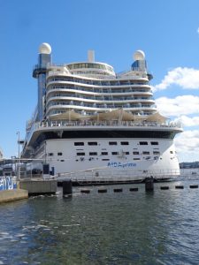 Die „Aida prima“ machte im vergangenen Jahr während der Kieler Woche Station in Kiel. - Foto: Dieter Warnick