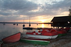 Still ruht der See – und so manches Ruder- und Paddelboot. – Foto: Kunz-PR