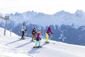 Das Bergpanorama lässt die Herzen von jung und alt höher schlagen. - Foto: Serfaus-Fiss-Ladis-Marketing GmbH / Daniel Zangerl