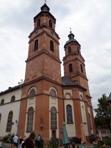 Die St. Jakobus-Kirche besteht seit der Frühzeit Miltenbergs, wurde aber oft umgebaut und erweitert. – Foto: Dieter Warnick