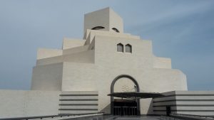 Das Islamische Museum in Doha beherbergt eine 21.000 Werke umfassende Bibliothek für kulturhistorische Dokumente. Foto: © I.Holzinger
