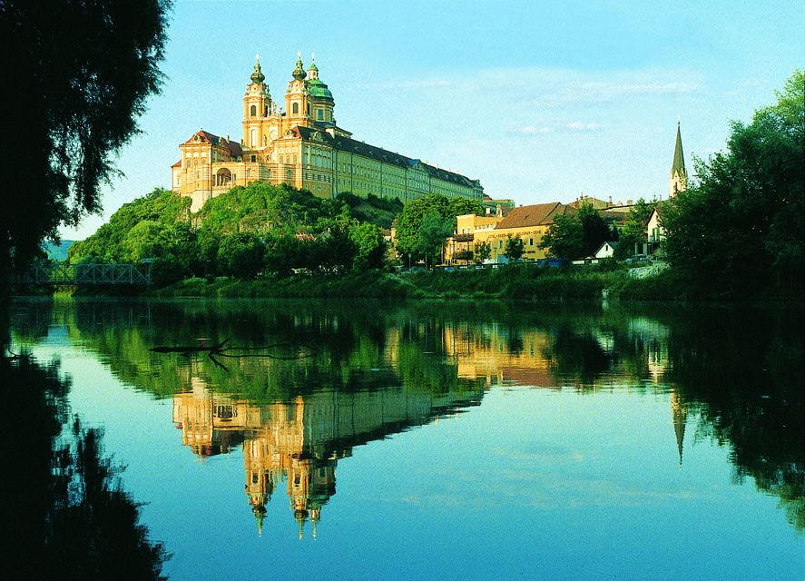Als Wahrzeichen der Wachau gehört Stift Melk zum UNESCO-Welterbe. – Foto: Niederösterreich-Werbung / Lois Lammerhuber