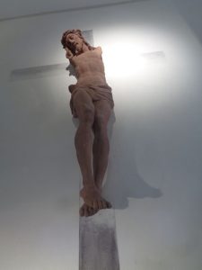 Dieser Buntsandstein-Jesus ohne Arme ist im Museum Bürgstadt zu sehen. – Foto: Dieter Warnick