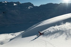 Weite Tiefschneehänge finden sich überall. – Foto: TVB Paznaun-Ischgl