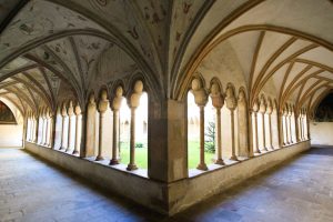 Der Kreuzgang im Franziskanerkloster ist ein bewundernswertes Beispiel aus der Gotik. – Foto: Luca Ognibene