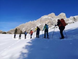 Schneeschuhwandern im Weltnaturerbe Dolomiten. – Foto: Arthur Obkircher