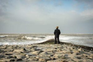 Herbstspaziergang an der Nordsee: Einfach mal den Blick schweifen lassen. – Foto: Kees van Surksum