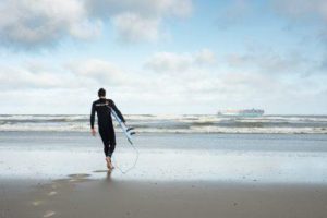 In der kühleren Jahreszeit sind die Bedingungen für Surfer sehr gut auf Wangerooge. – Foto: Kees van Surksum