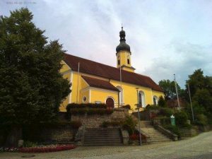 In unmittelbarer Nähe des Konzerthauses befindet sich die katholische Pfarrkirche St. Elisabeth. – Foto: Dieter Warnick