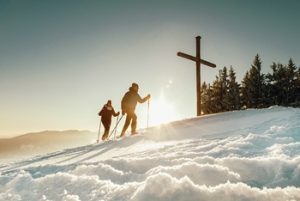 Winterwanderer am Blomberg. - Foto: Stadt Bad Tölz