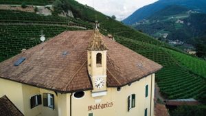 Das Weingut Ansitz Waldgries ist ein Schmuckstück, wie es erhabener nicht sein kann. – Foto: Ansitz Waldgries